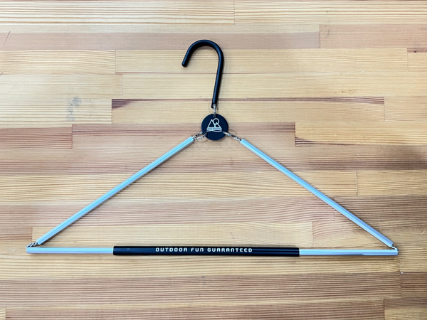 TRAVEL HANGER
